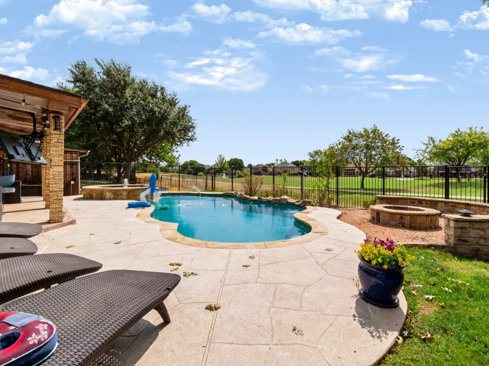 10518 Woodlands Trail Rowlett, TX 75089