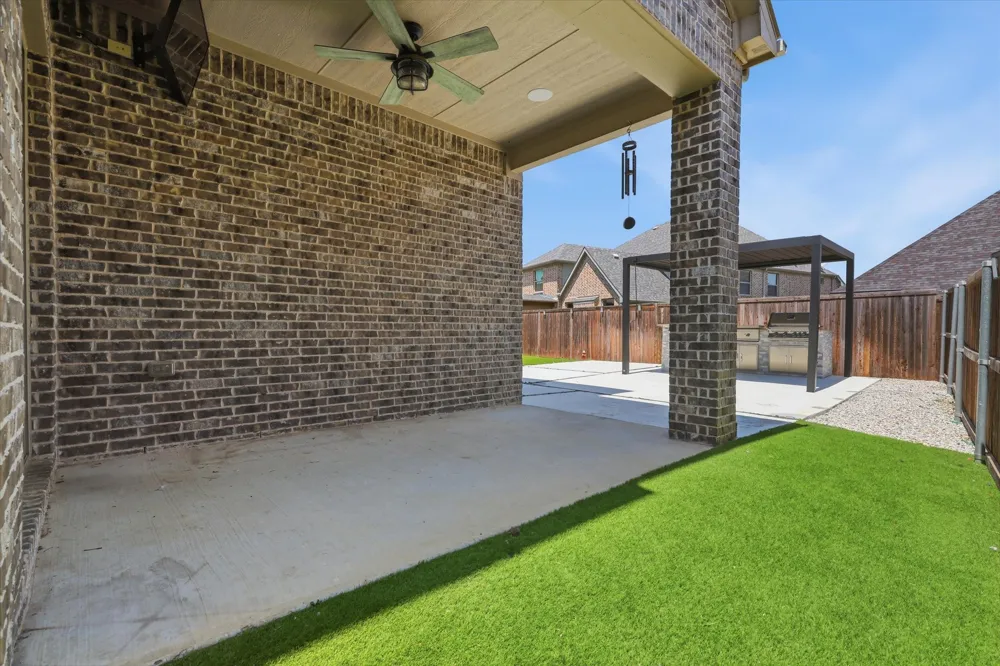 2433 Mare Road Carrollton, TX 75010
