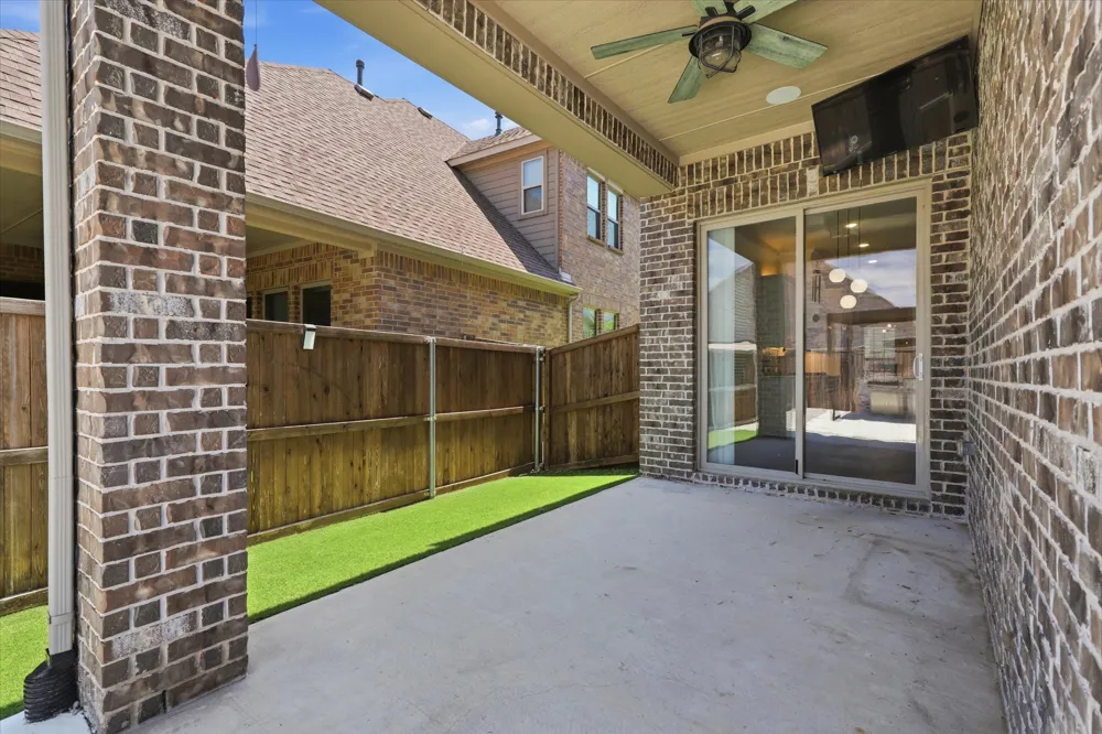 2433 Mare Road Carrollton, TX 75010