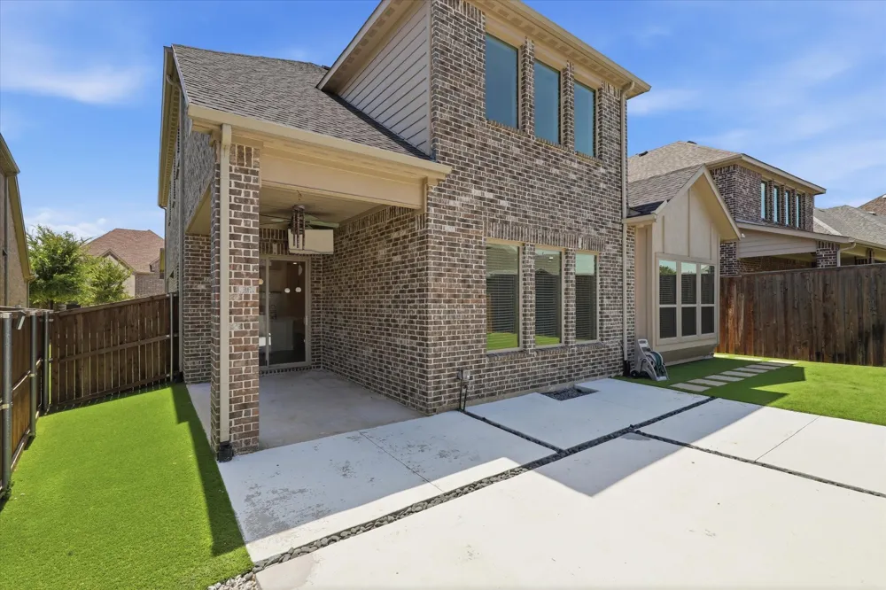 2433 Mare Road Carrollton, TX 75010