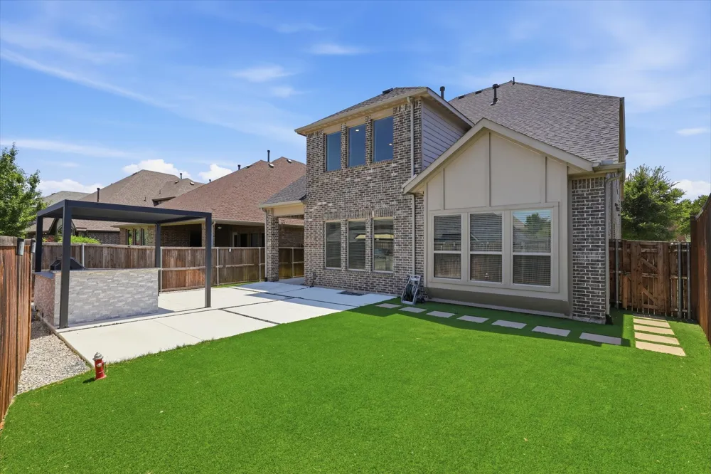 2433 Mare Road Carrollton, TX 75010