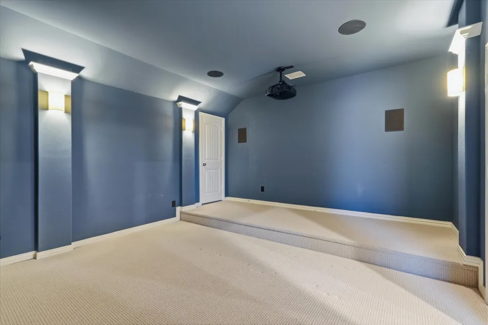 2433 Mare Road Carrollton, TX 75010