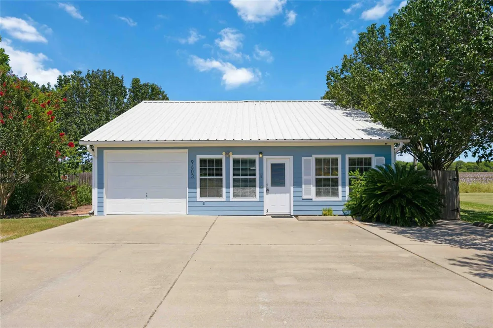 9603 Surrey Lane Richmond, TX 77469