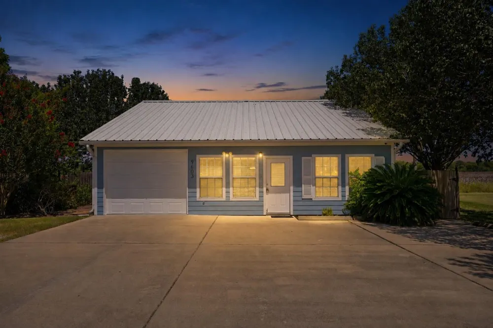9603 Surrey Lane Richmond, TX 77469