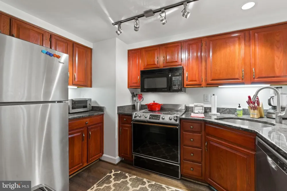1080 WISCONSIN AVENUE NW #1002 Washington, DC 20007