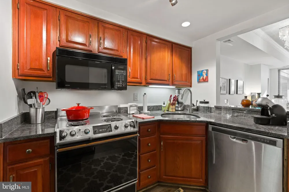 1080 WISCONSIN AVENUE NW #1002 Washington, DC 20007