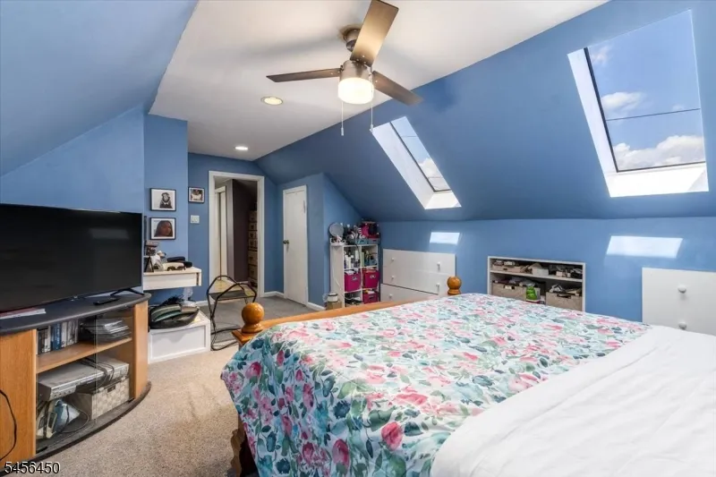19 Overhill Rd Belleville, NJ 07109