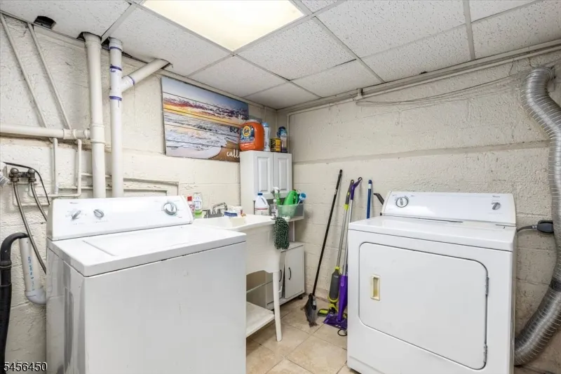 19 Overhill Rd Belleville, NJ 07109
