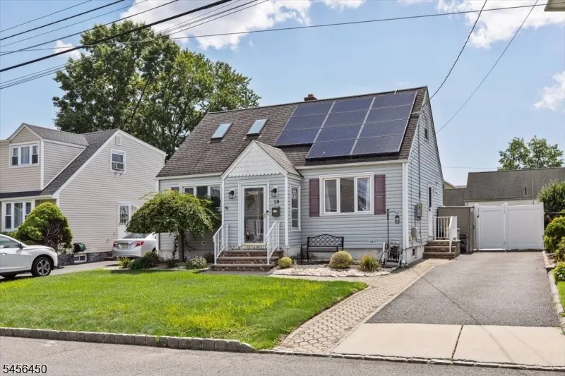 19 Overhill Rd Belleville, NJ 07109