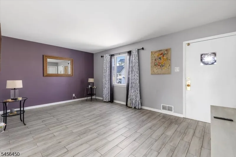 19 Overhill Rd Belleville, NJ 07109