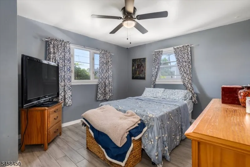 19 Overhill Rd Belleville, NJ 07109