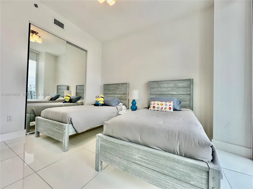 15811 Collins Ave #1605 Sunny Isles Beach, FL 33160