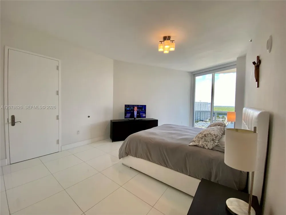 15811 Collins Ave #1605 Sunny Isles Beach, FL 33160