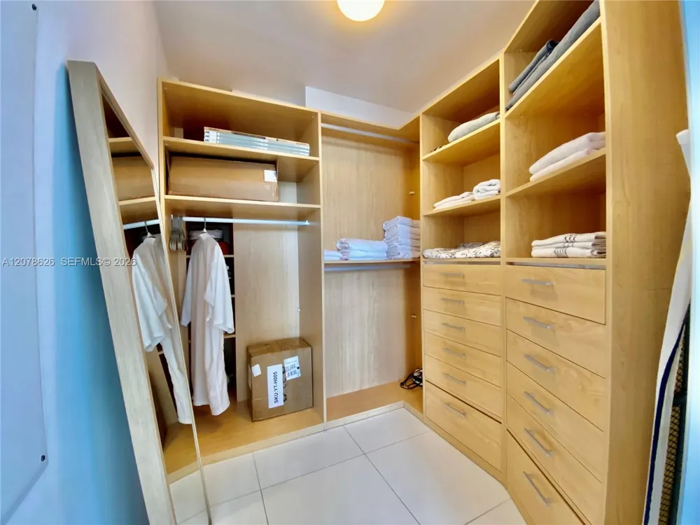 15811 Collins Ave #1605 Sunny Isles Beach, FL 33160