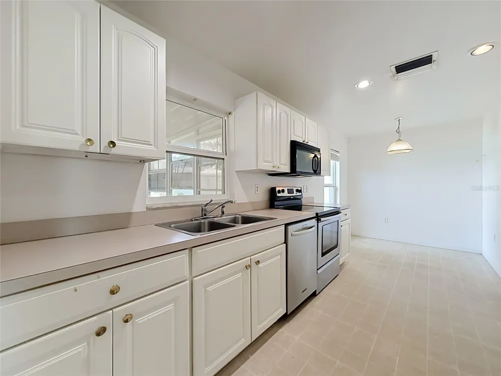 4245 NANDINA STREET Lake Wales, FL 33898