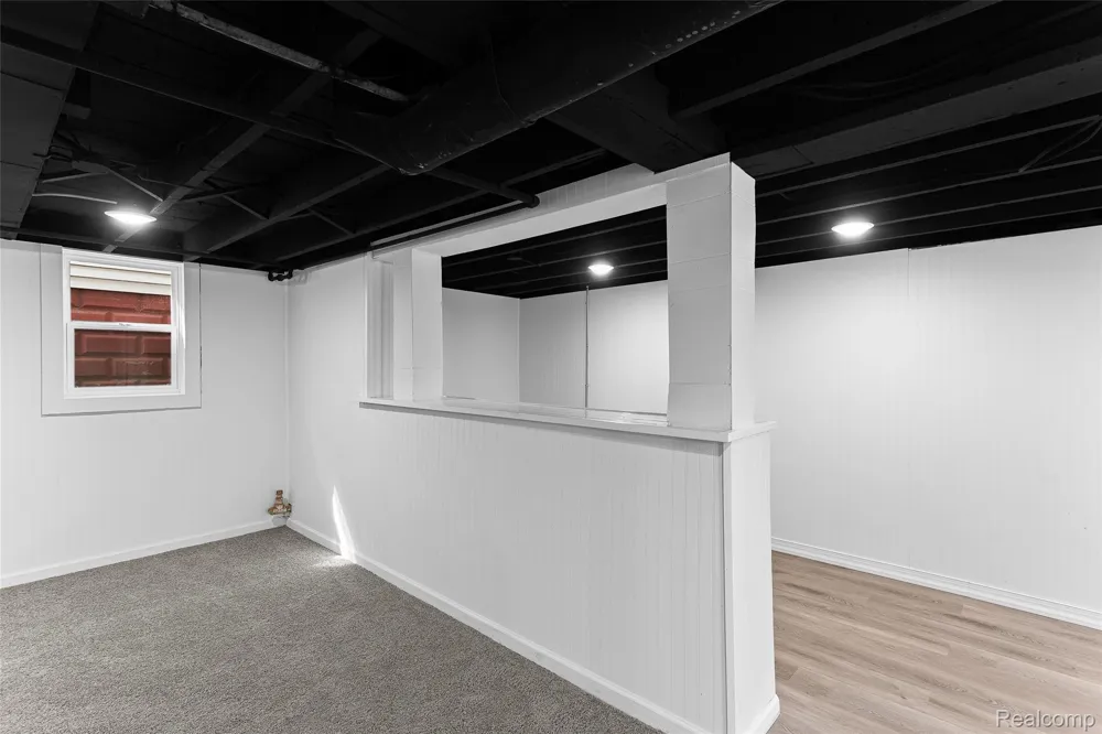 757 Orchard Street Wyandotte City, MI 48192
