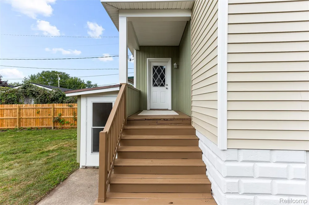 757 Orchard Street Wyandotte City, MI 48192