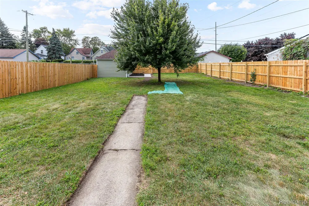 757 Orchard Street Wyandotte City, MI 48192