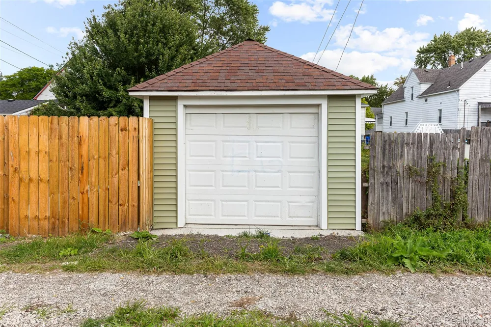 757 Orchard Street Wyandotte City, MI 48192