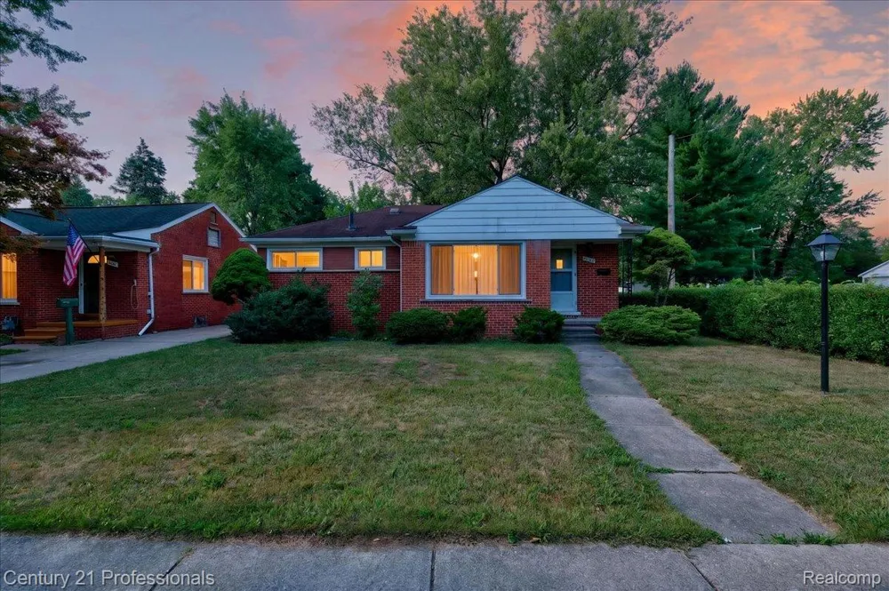 16615 Pomona Drive Redford Charter Township, MI 48240