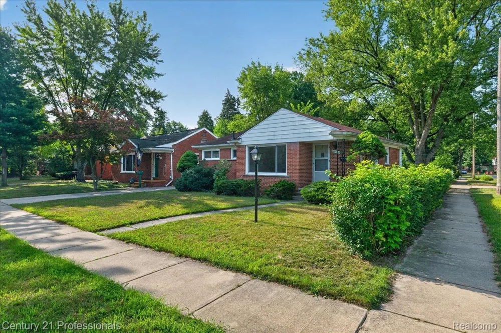 16615 Pomona Drive Redford Charter Township, MI 48240