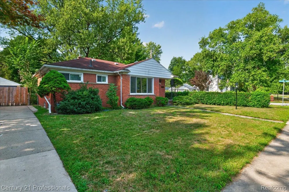 16615 Pomona Drive Redford Charter Township, MI 48240
