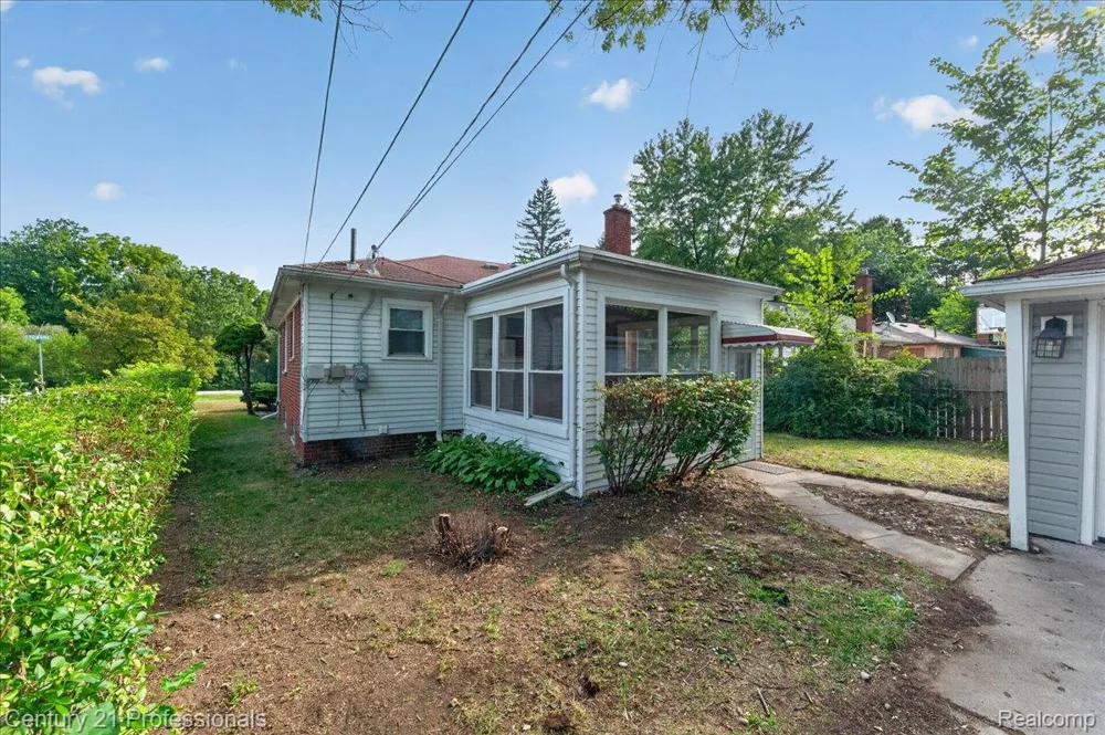 16615 Pomona Drive Redford Charter Township, MI 48240