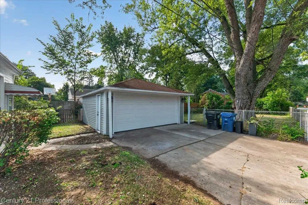 16615 Pomona Drive Redford Charter Township, MI 48240