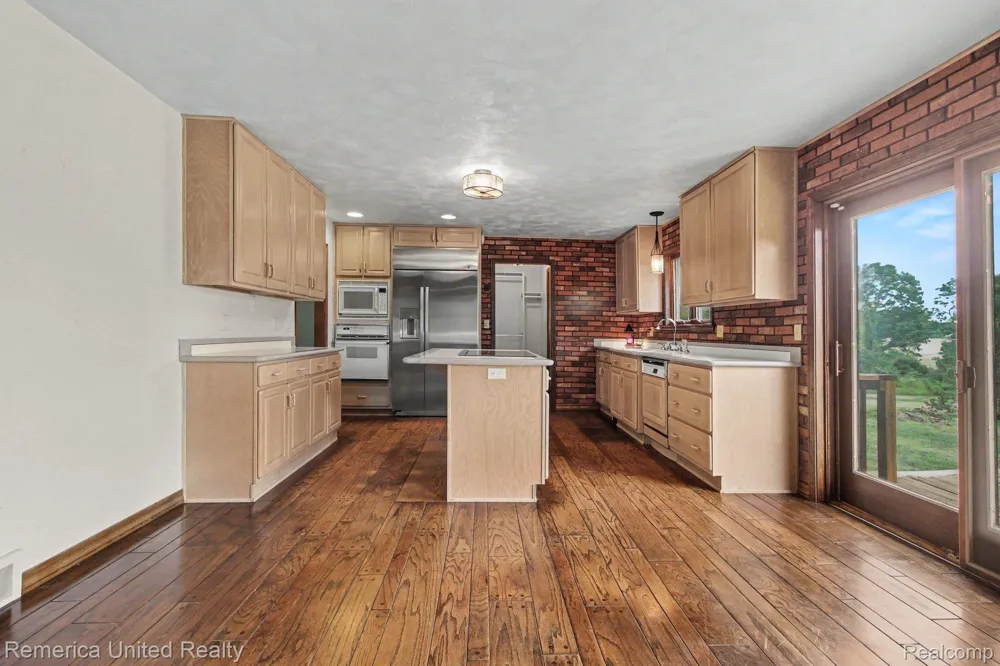 13650 Spencer Road Brighton Township, MI 48380