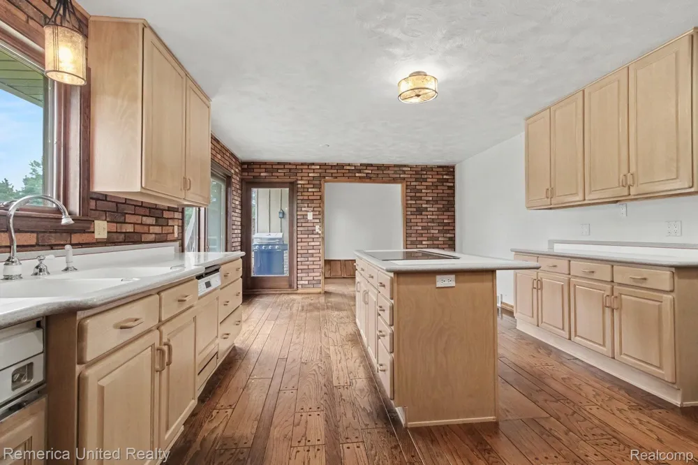 13650 Spencer Road Brighton Township, MI 48380