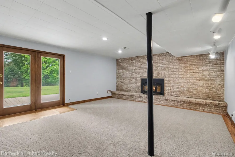 13650 Spencer Road Brighton Township, MI 48380