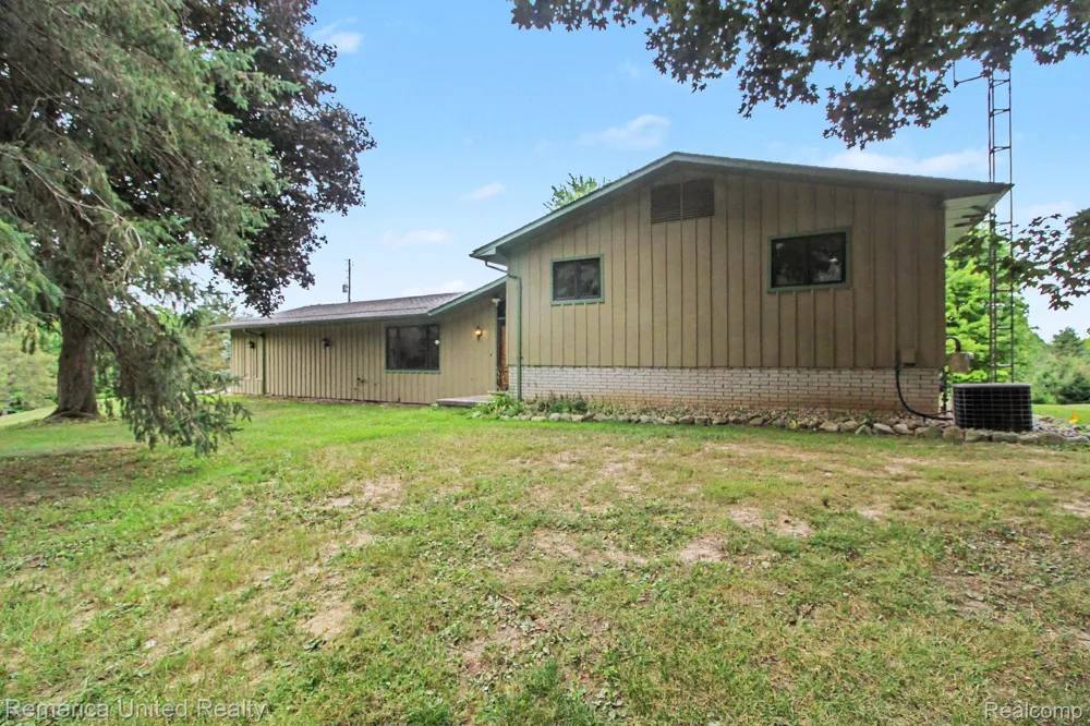 13650 Spencer Road Brighton Township, MI 48380