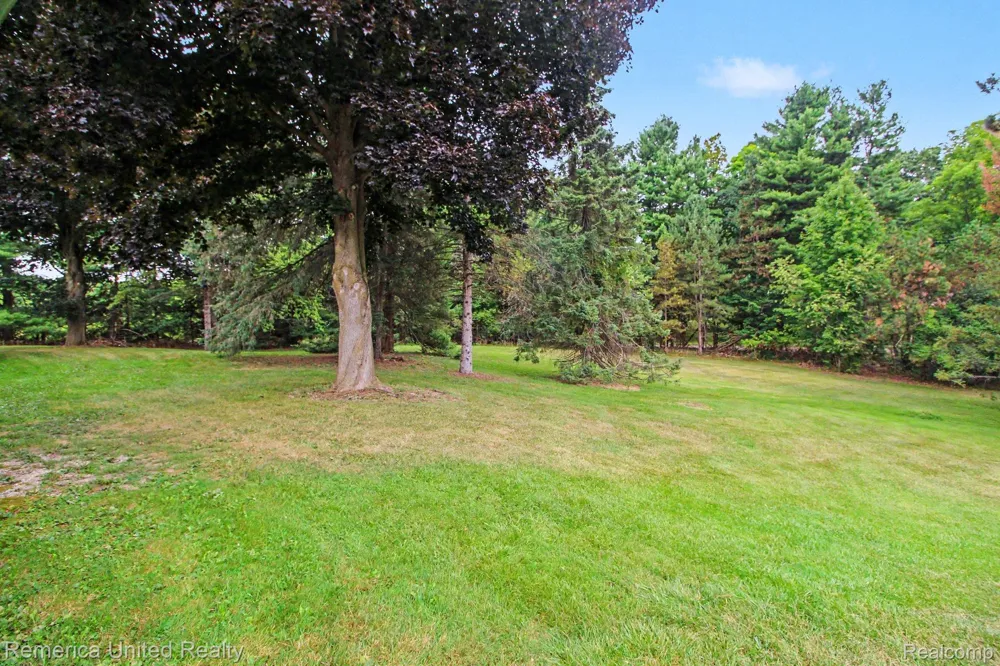 13650 Spencer Road Brighton Township, MI 48380