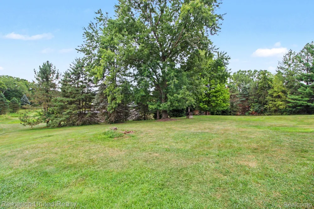 13650 Spencer Road Brighton Township, MI 48380