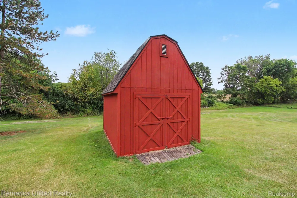 13650 Spencer Road Brighton Township, MI 48380