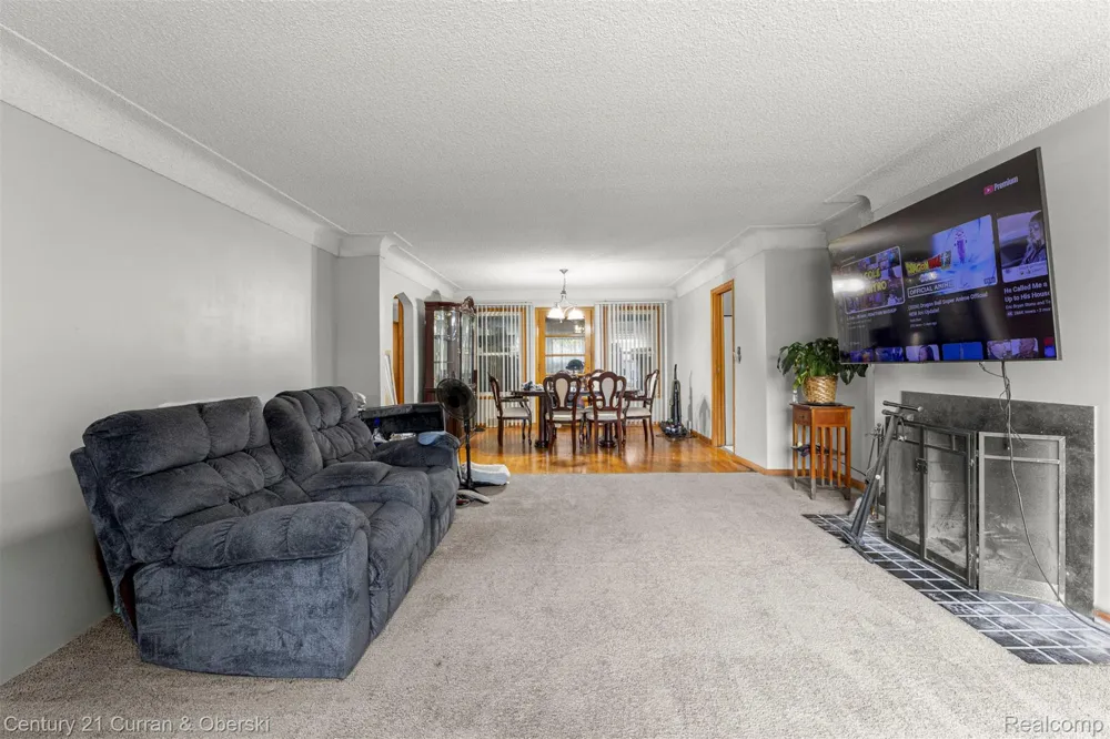 14050 Garfield Redford Charter Township, MI 48239
