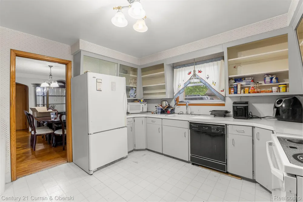 14050 Garfield Redford Charter Township, MI 48239