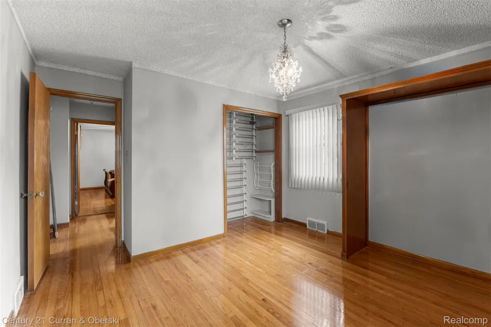 14050 Garfield Redford Charter Township, MI 48239
