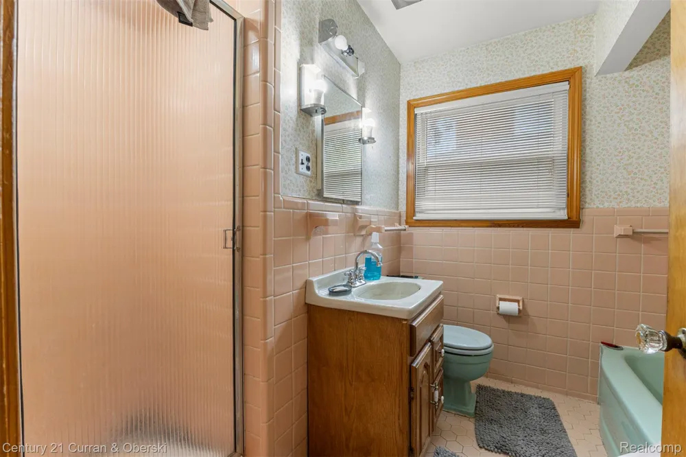14050 Garfield Redford Charter Township, MI 48239
