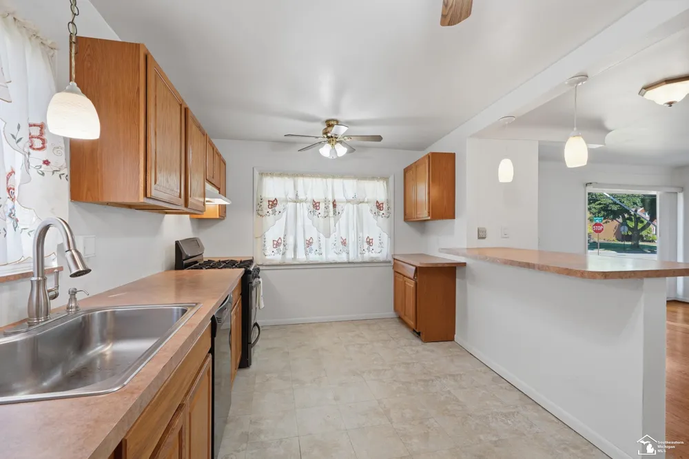 3913 Vassar Street Dearborn Heights City, MI 48125
