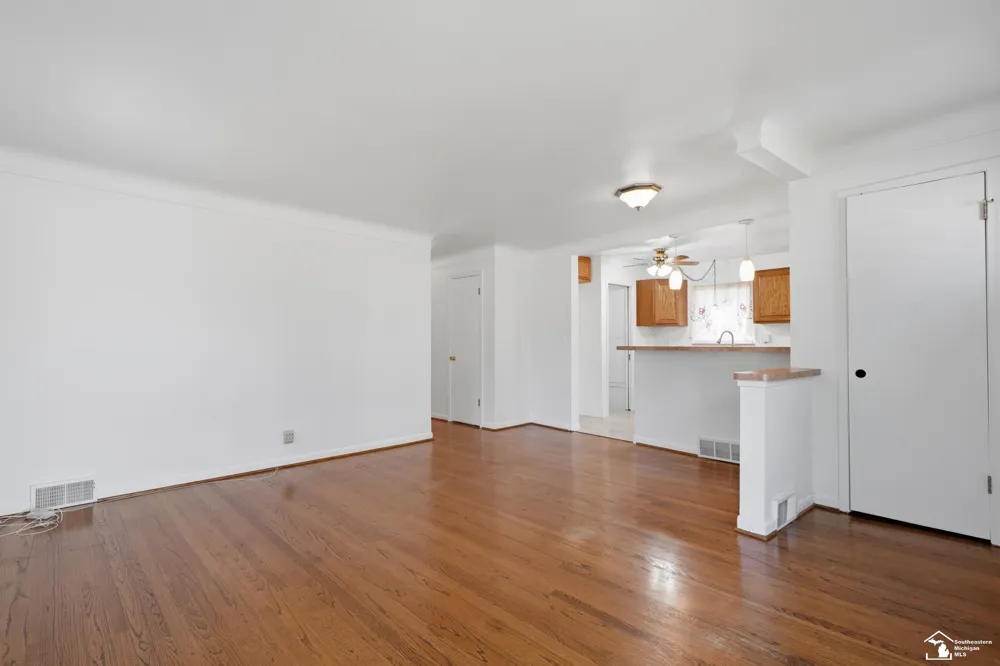 3913 Vassar Street Dearborn Heights City, MI 48125