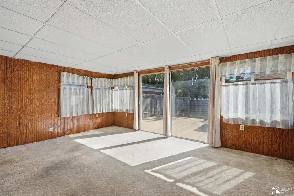 3913 Vassar Street Dearborn Heights City, MI 48125