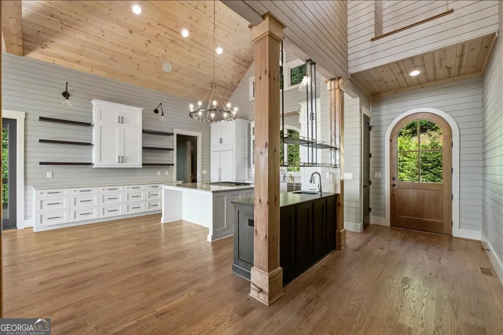 207 Utana Bluffs TRL Ellijay, GA 30540
