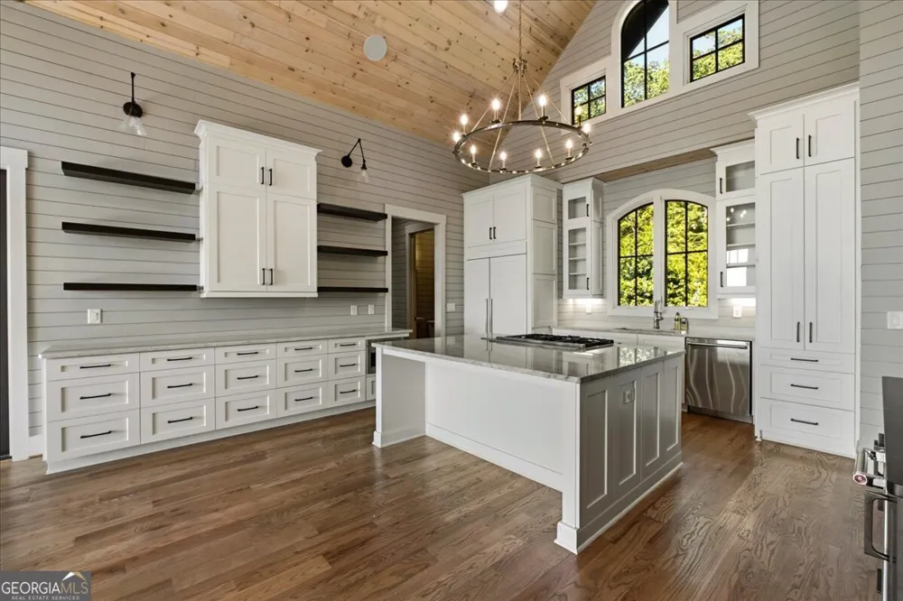 207 Utana Bluffs TRL Ellijay, GA 30540