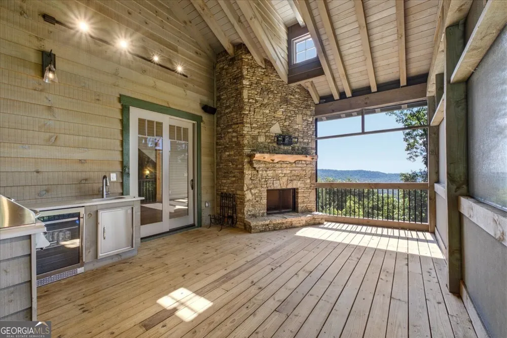 207 Utana Bluffs TRL Ellijay, GA 30540