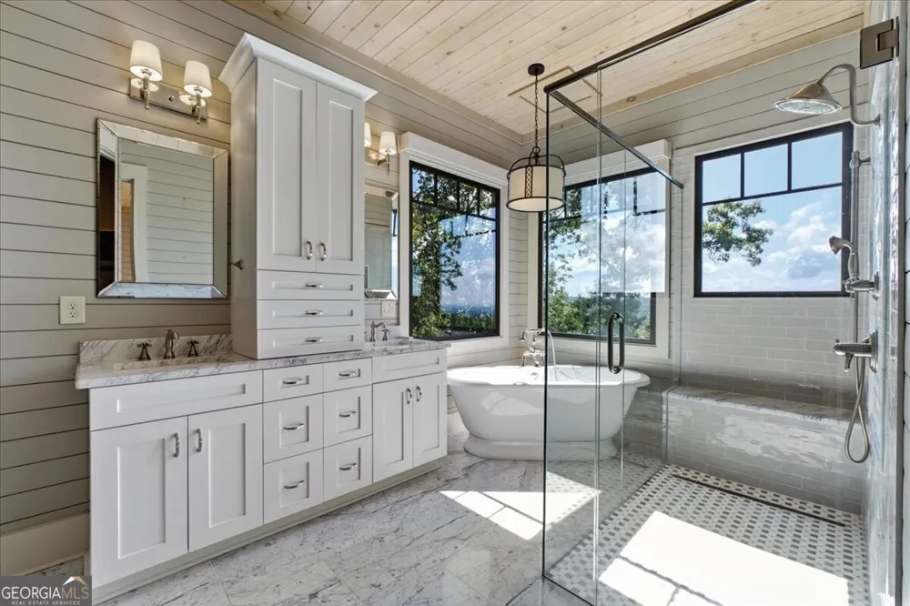 207 Utana Bluffs TRL Ellijay, GA 30540