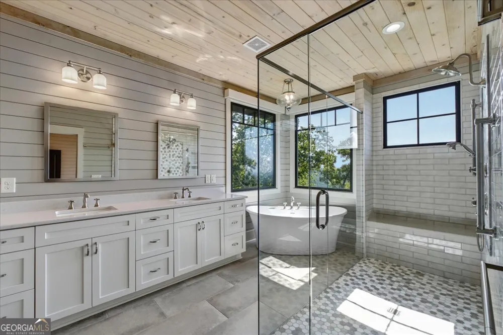 207 Utana Bluffs TRL Ellijay, GA 30540
