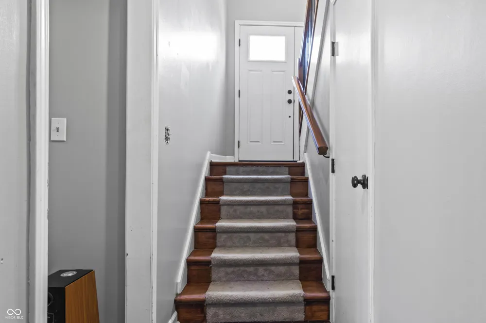 272 Canterbury Drive Avon, IN 46123