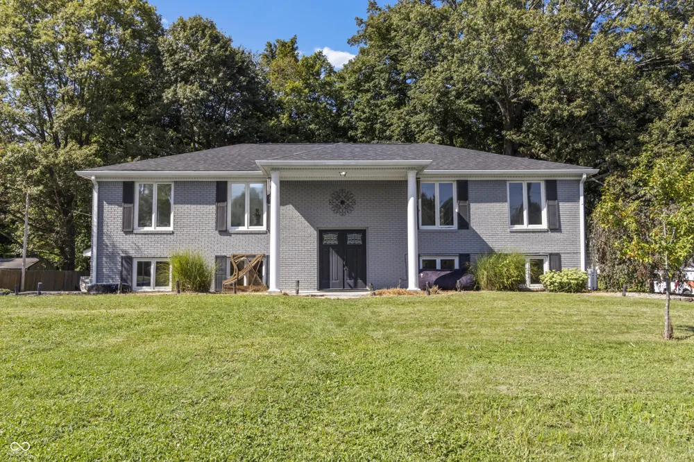 272 Canterbury Drive Avon, IN 46123