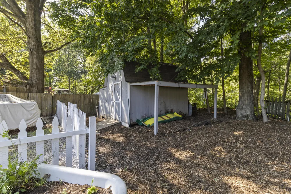 272 Canterbury Drive Avon, IN 46123